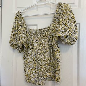 Off the Should floral top